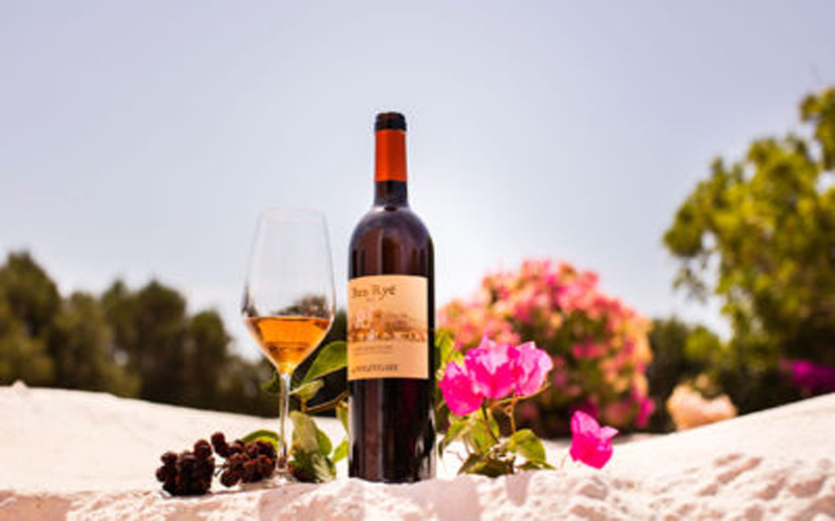 Sicilian wine Lumia Case Vacanze